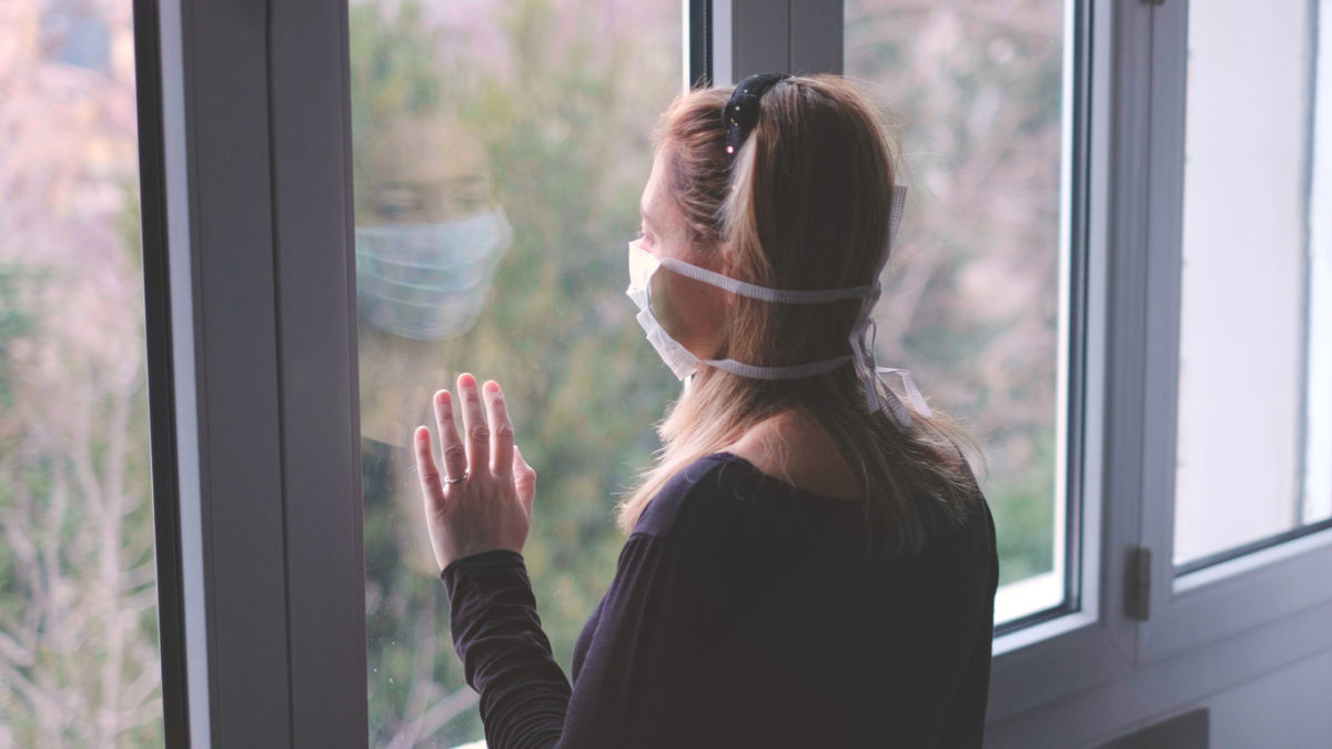 Nurses self-isolating from family during COVID-19