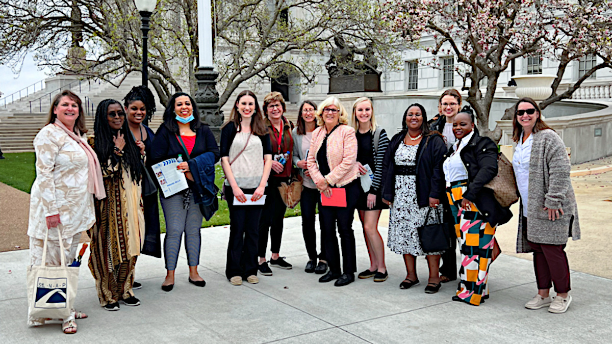 UMSL NP and DNP grad students with faculty advocate for FPA in Missouri.
