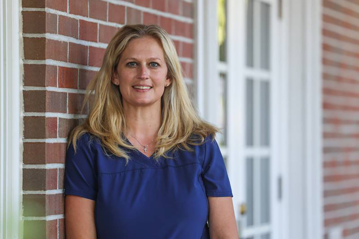 Home Health Nurse Julie Lakomiak Donates A Kidney to Someone She’s Never Met