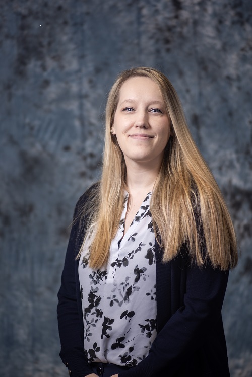 headshot of Laura Cheng endocrine nurse