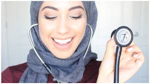 nursing student holding a stethoscope